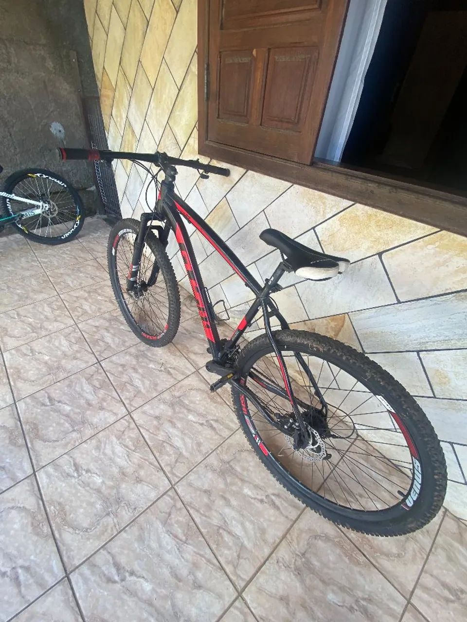 Bicleta aro 29 para trilha - Foto 5