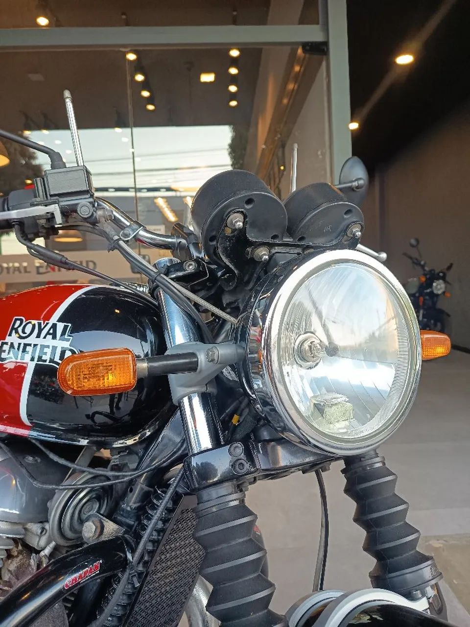 ROYAL ENFIELD INTERCEPTOR 650 2021  - Foto 4