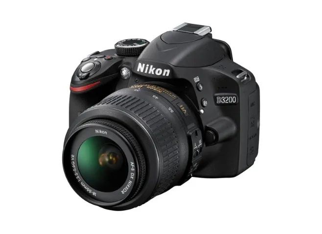 Câmera Nikon D3200 + Lente Nikkor 55-300mm + Lente 18-55mm + Case
