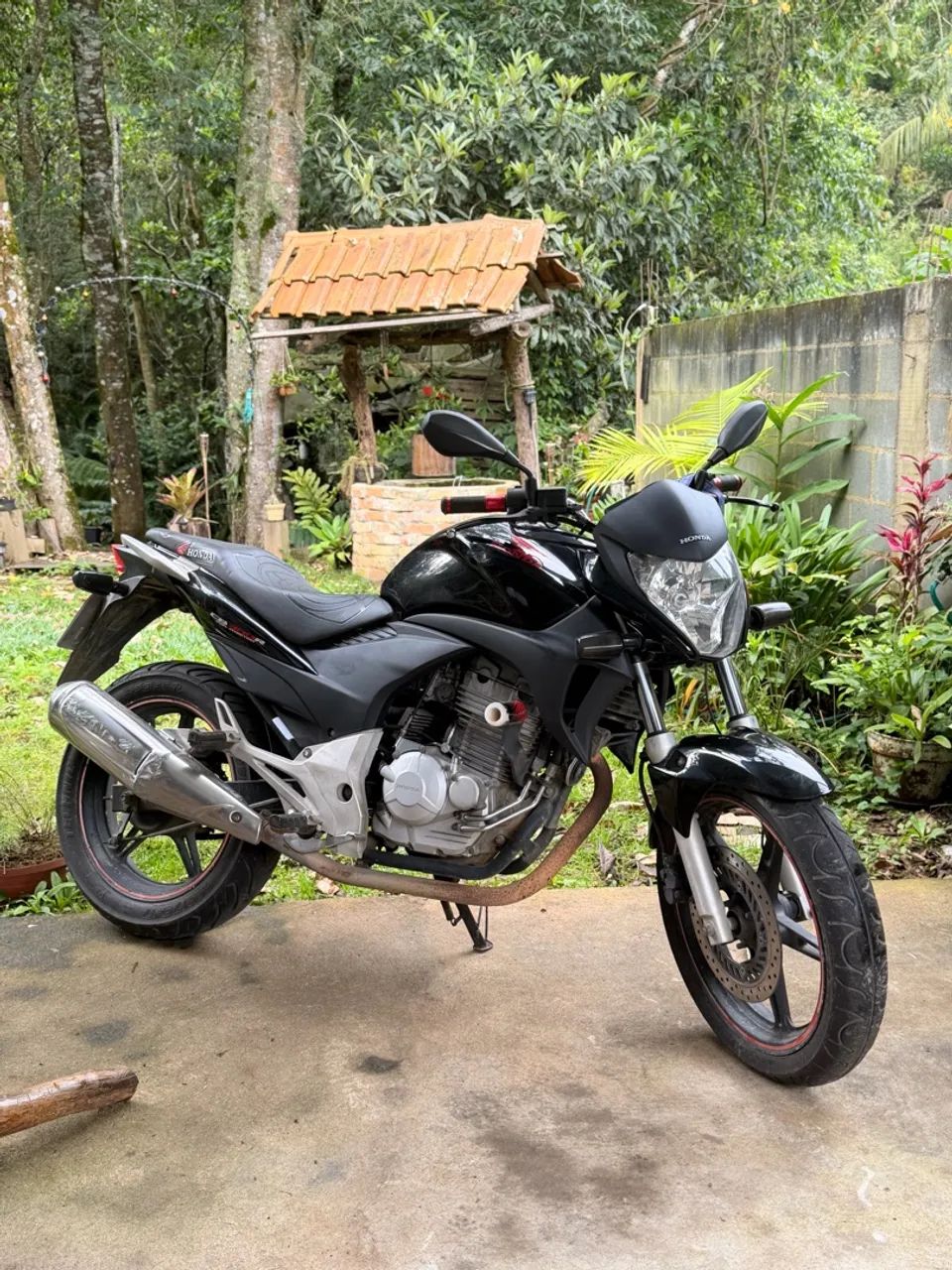 CB 300