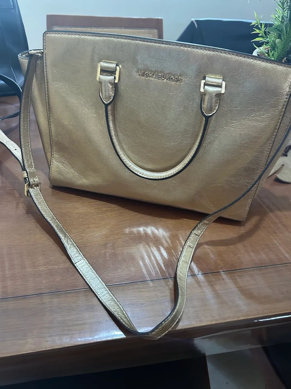 Bolsa dourada Michael Kors original 