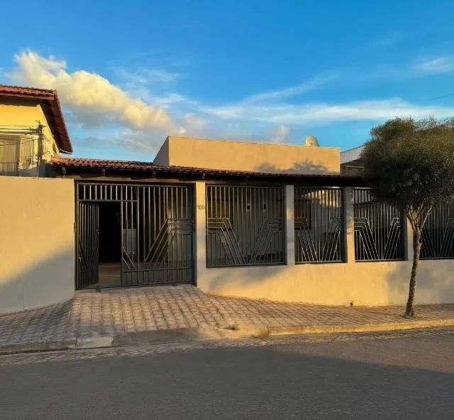 Casa 3 Quartos com Suíte e 4 Vagas | Belvedere | Divinópolis