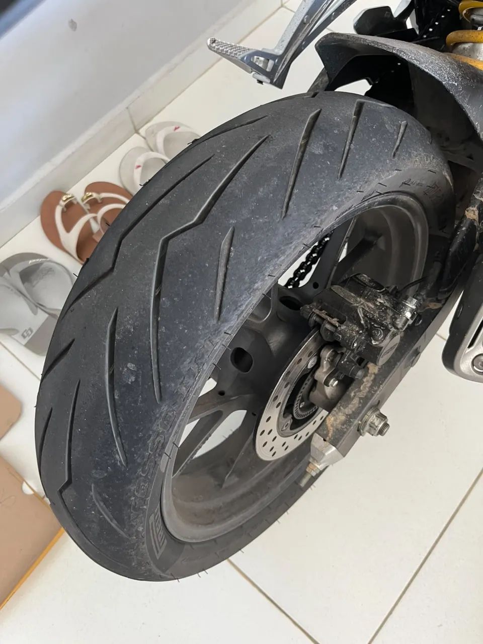 Cb 300f  super nova com baixo km - Foto 4