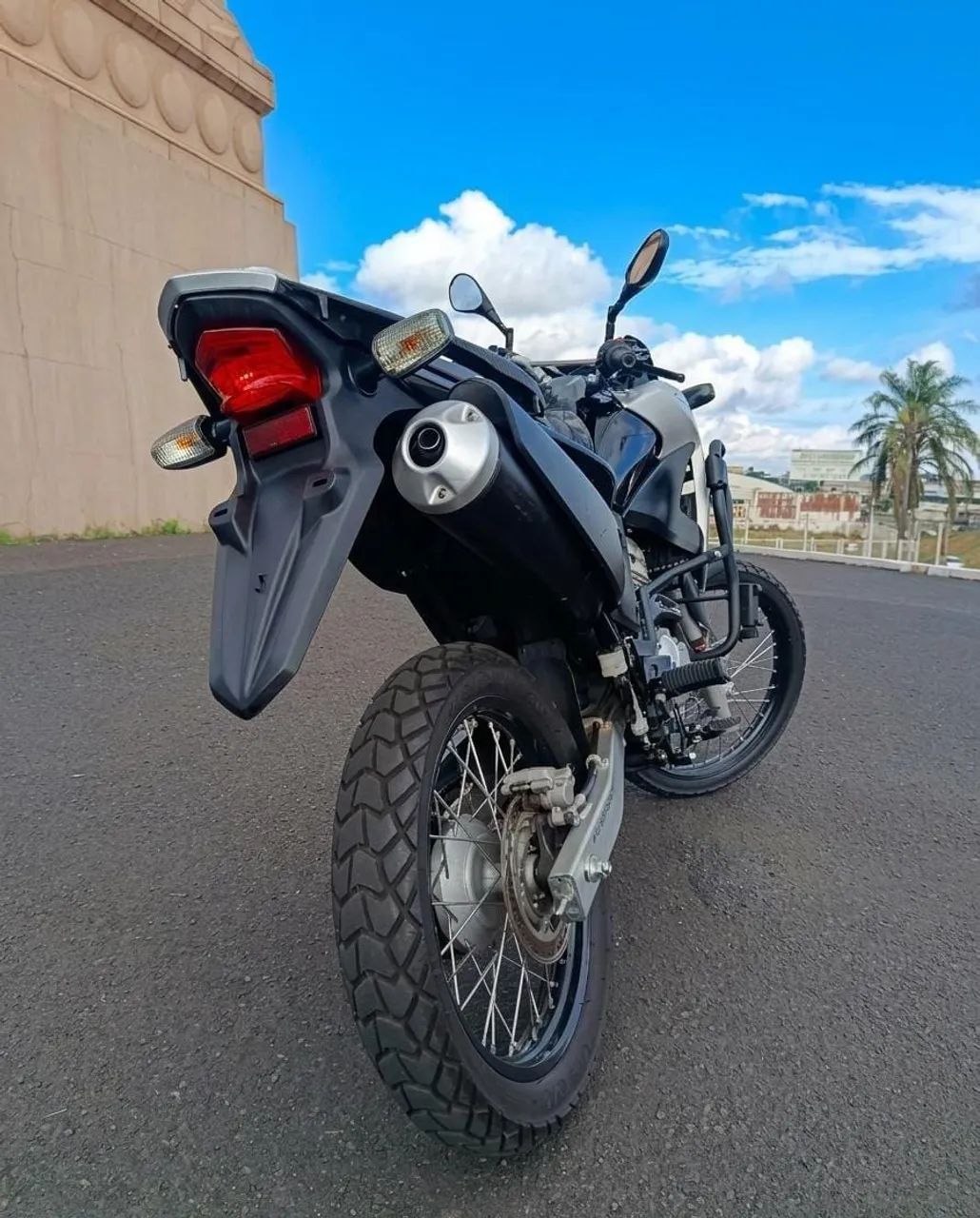 XRE 300 