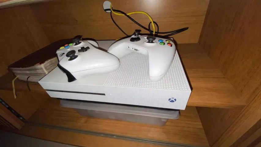 XBOX ONE S 1TB