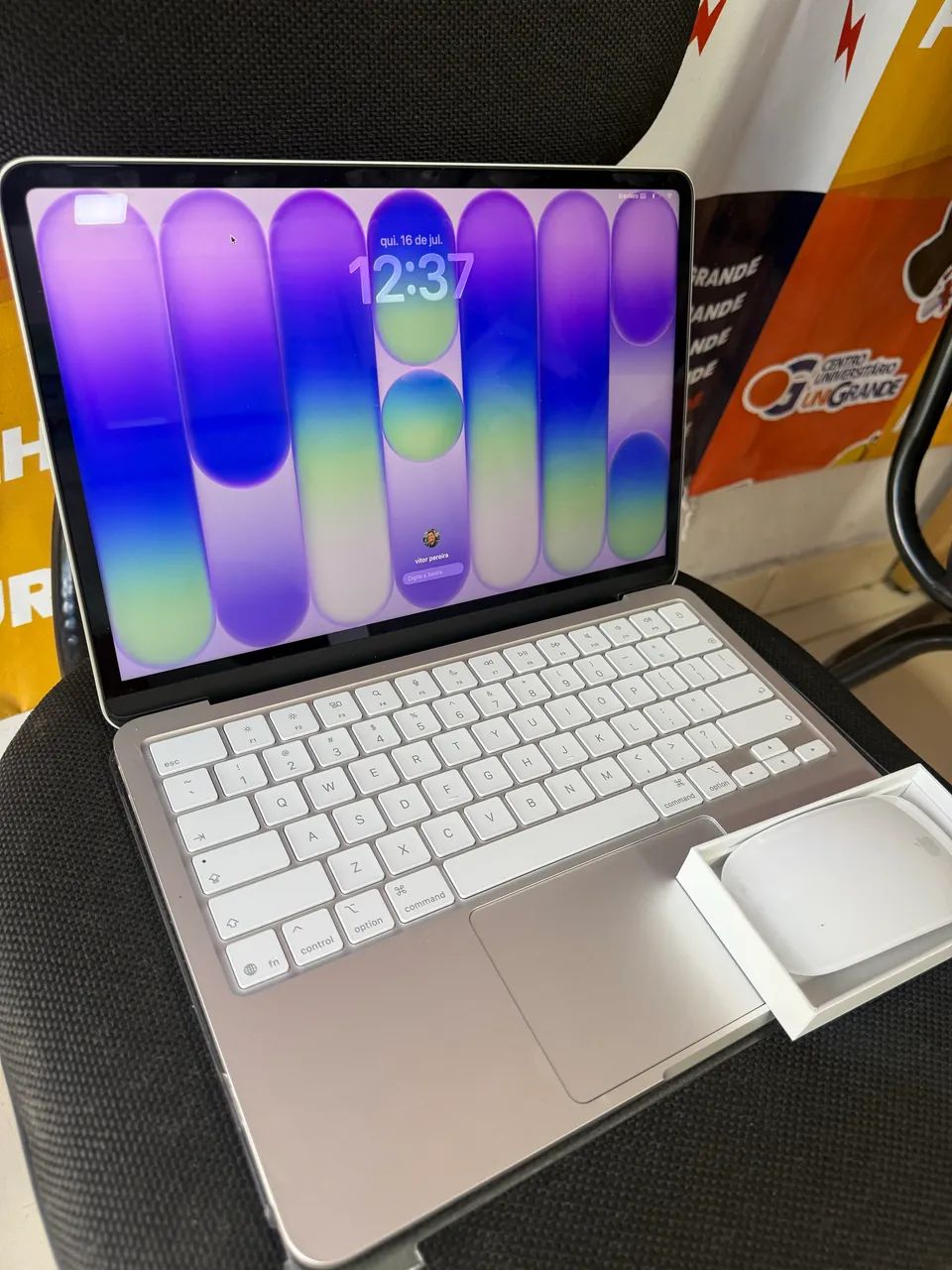 MacBook Neo de 13 polegadas: Chip A18 Pro, CPU de 6 núcleos - Foto 3