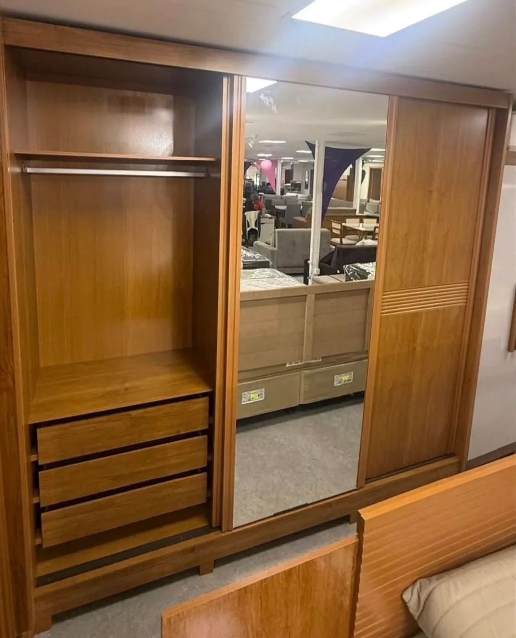 Guarda roupa casal MDF com espelho 2,42m - Foto 3