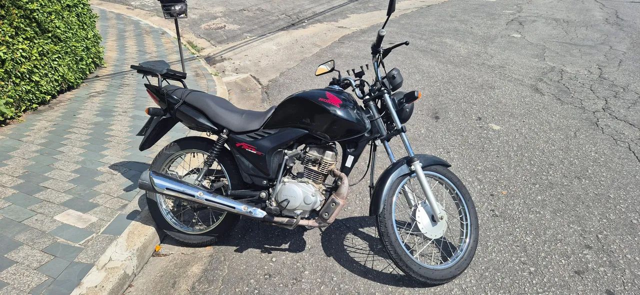 Honda 125 em ótimo estado 