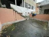 Ampla Casa fundos c/ 2 Quartos - Foto 2
