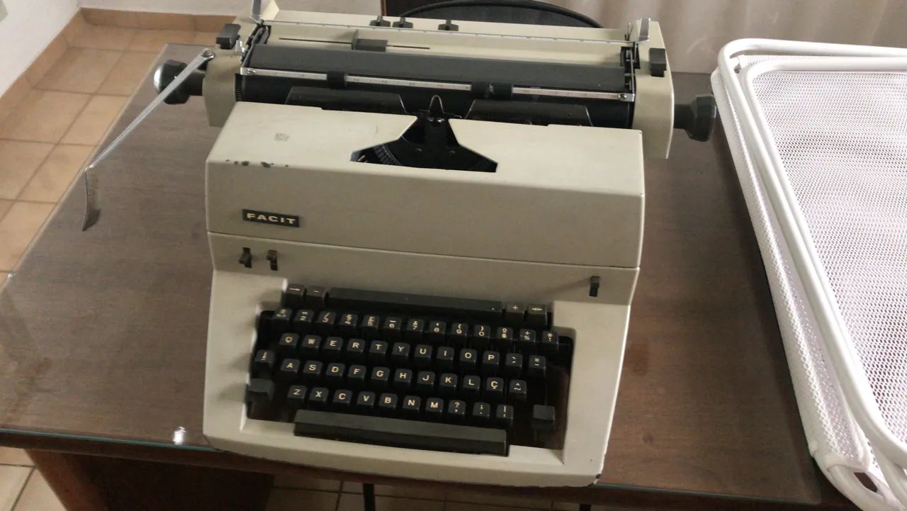 Máquina de escrever  - Foto 3