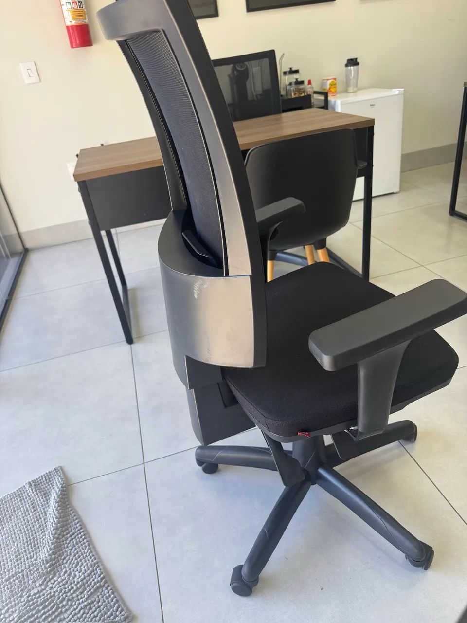 Mesas e cadeiras para escritório - Foto 2