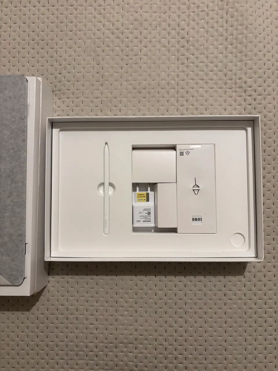 VENDO GALAXY TAB S10 FE PLUS - NOVO.  - Foto 4