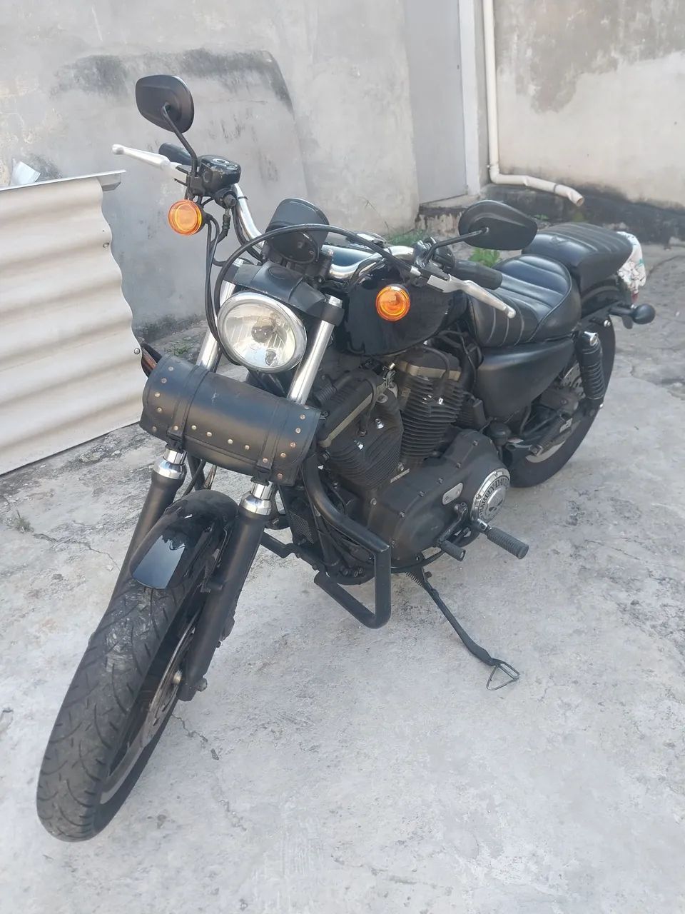 Harley Davidson XL 883 R
