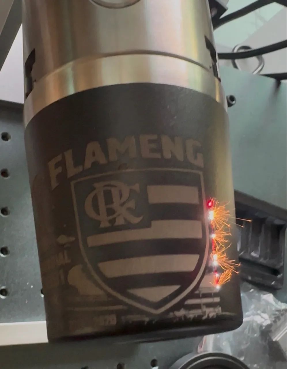 Vendo copos e garrafas personalizadas com nome e logo 