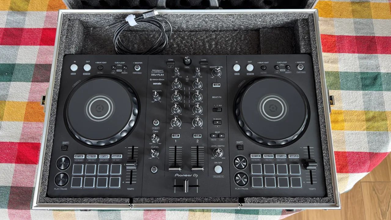 DDJ FLX4 com CASE - Foto 5