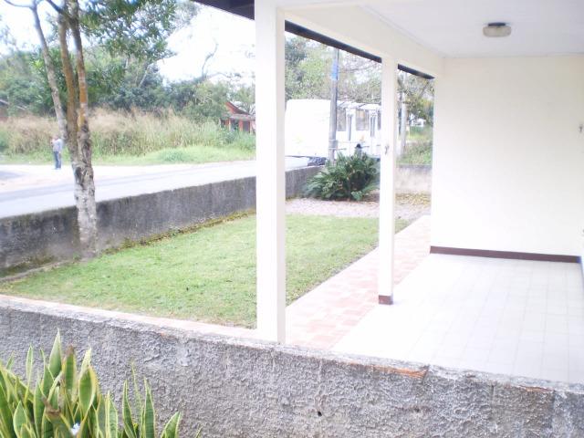 Casa em itapoá SC av. brasil 50m da praia para 8 pessoas - Foto 6