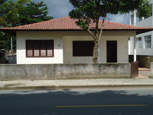 Casa em itapoá SC av. brasil 50m da praia para 8 pessoas - Foto 12