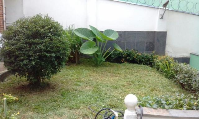 Excelente casa recuada em localização privilegiada. - Foto 19