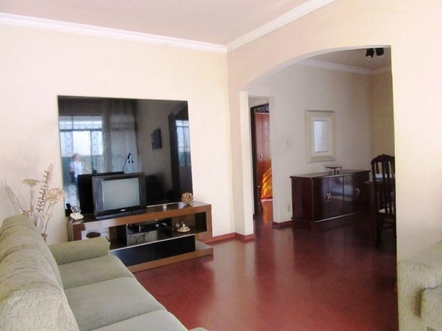 Excelente casa. 03 pavimentos, com habite-se e ótima localização. - Foto 3