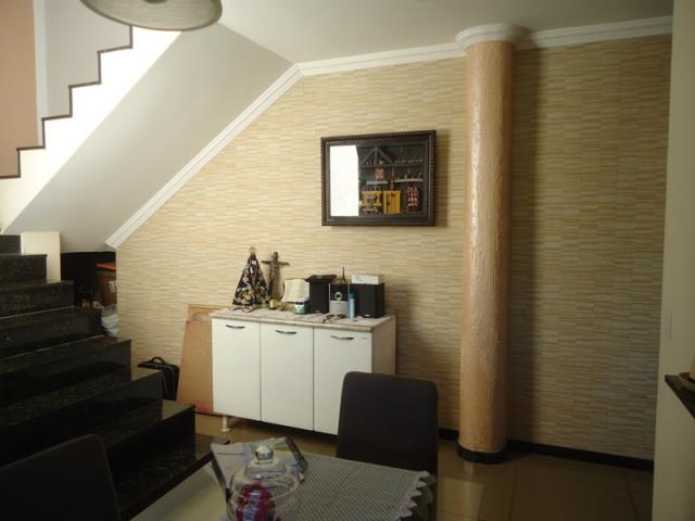 Oportunidade... excelente casa toda em porcelanato! - Foto 2