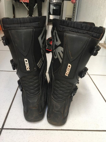 bota de trilha red dragon