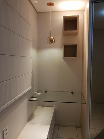 Apartamento moderno, projetado e mobiliado. Ótima localização - Foto 12