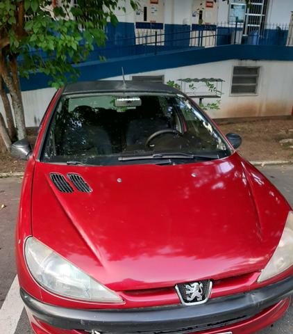 Vende-se carro - pegeout 206 - 04 portas -r$10.100 - Foto 3