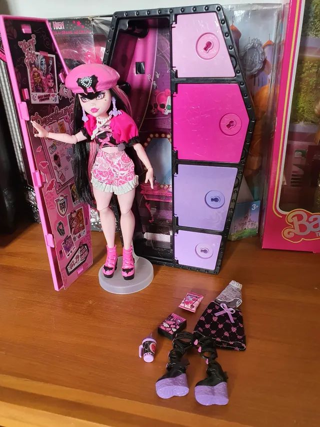 Boneca Monster High - Skulltimate Secrets - Draculaura - Com