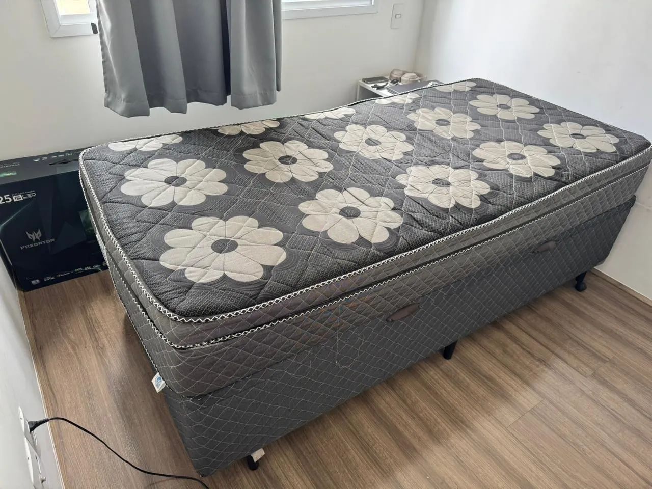 CAMA + BOX COM BAÚ LINDA!!