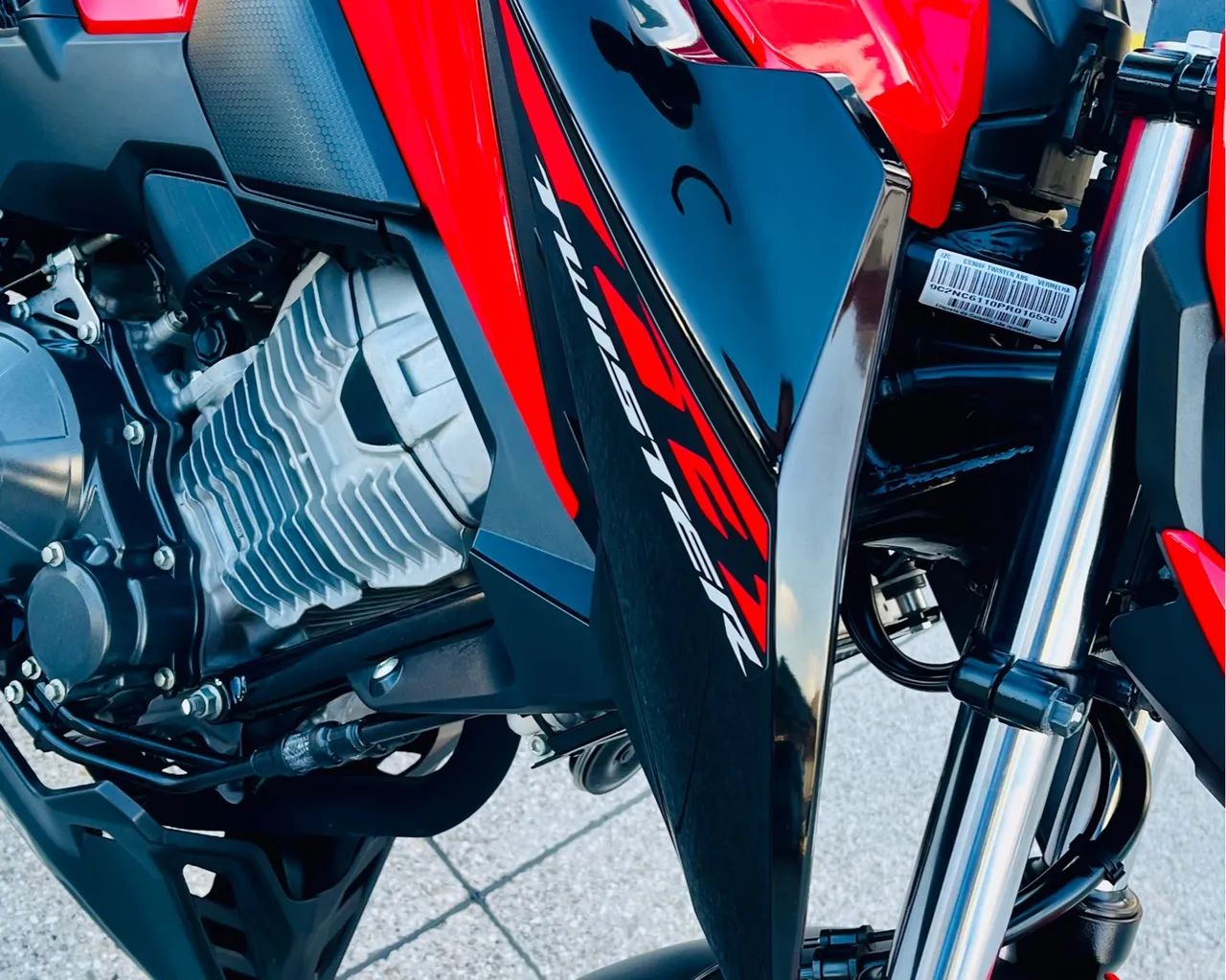 HONDA CB 300F TWISTER ABS - Emplacada 2025 - Foto 8