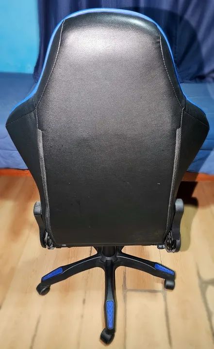 Cadeira Gamer Rivatti Reclinável com Apoio para Pés e Almofadas Couro Preto/Azul - Foto 5