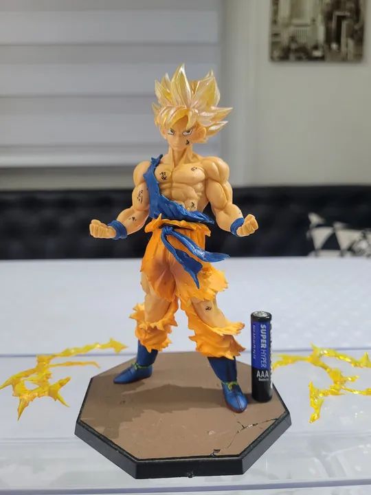 Goku Super Saiyajin 2 Figure com efeitos - Foto 2