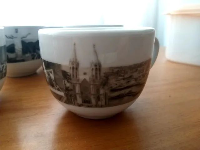 Conjunto de Xícaras com imagens do mundo