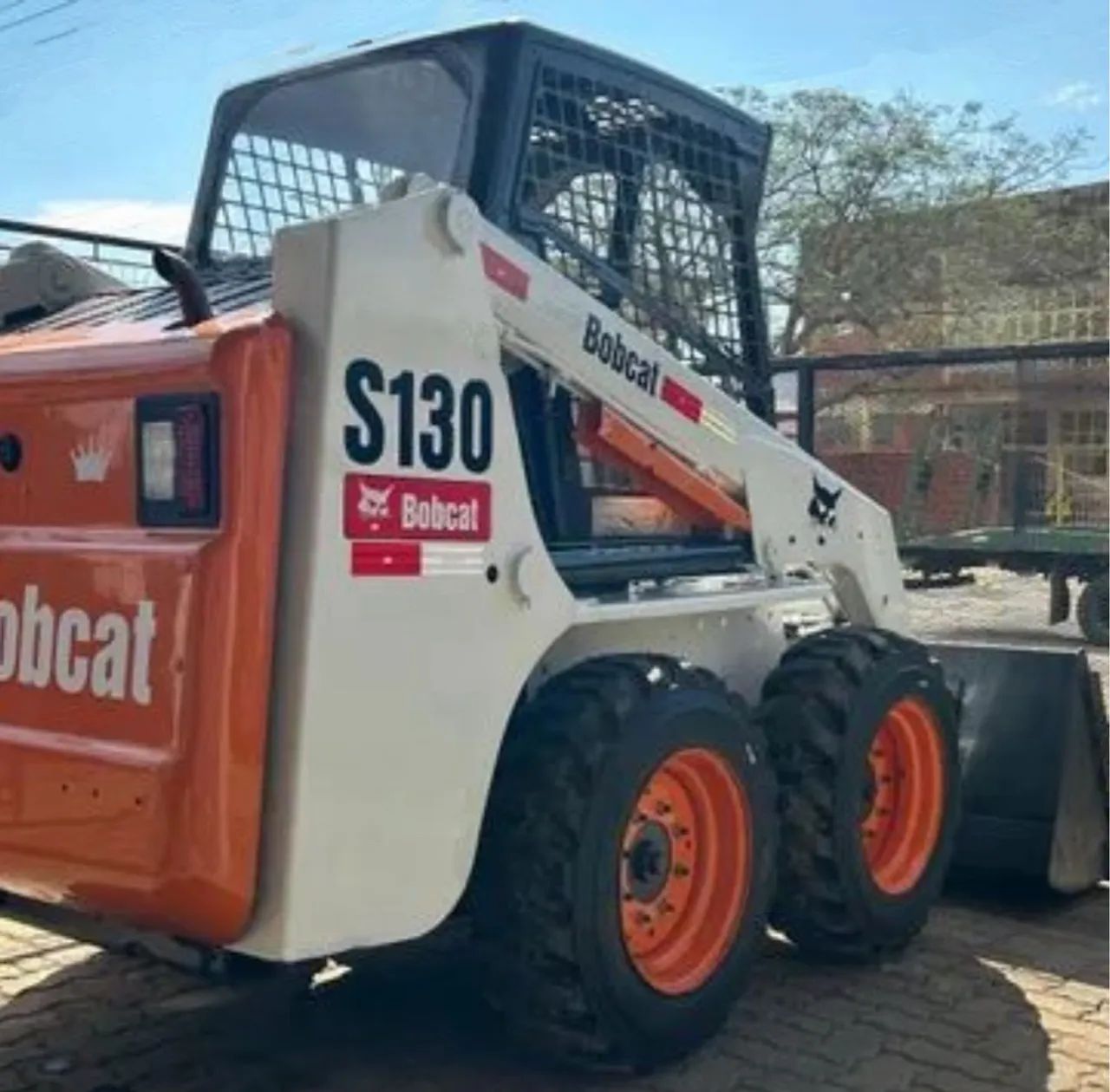 Minicarregadeira Bobcat S130 ano 2013 com 3900 horas, Joystick, no RS - Foto 4