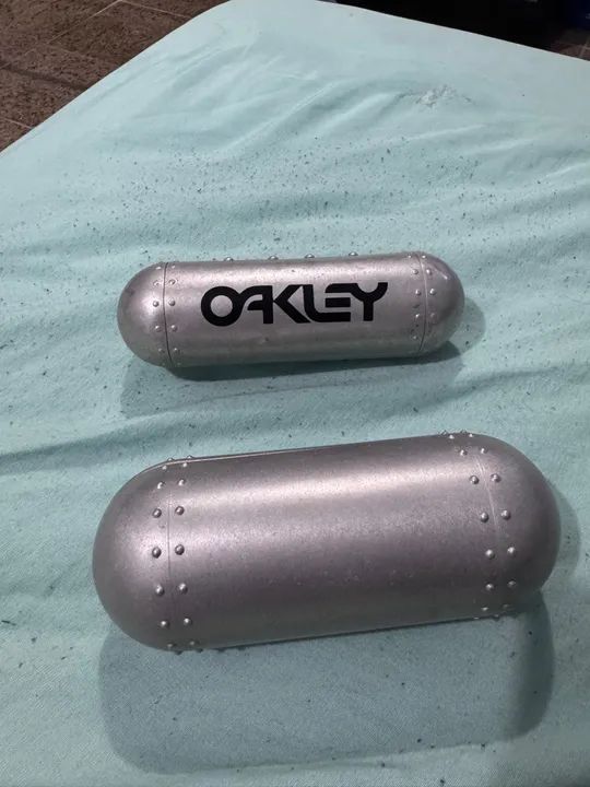 Estojo de ferro Oakley original  - Foto 3