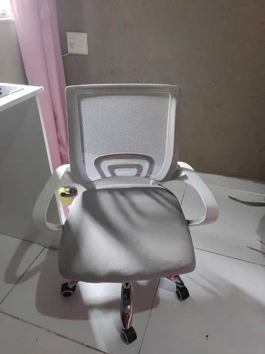 Cadeira de Escritório Giratória com Rodinhas - Foto 2