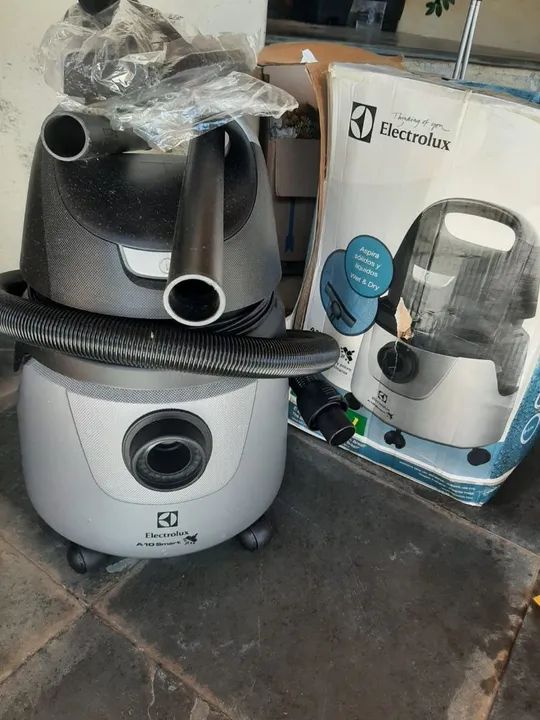 Aspirador de Pó e Água Electrolux A10N1 Cinza/Preto 220V - Foto 3