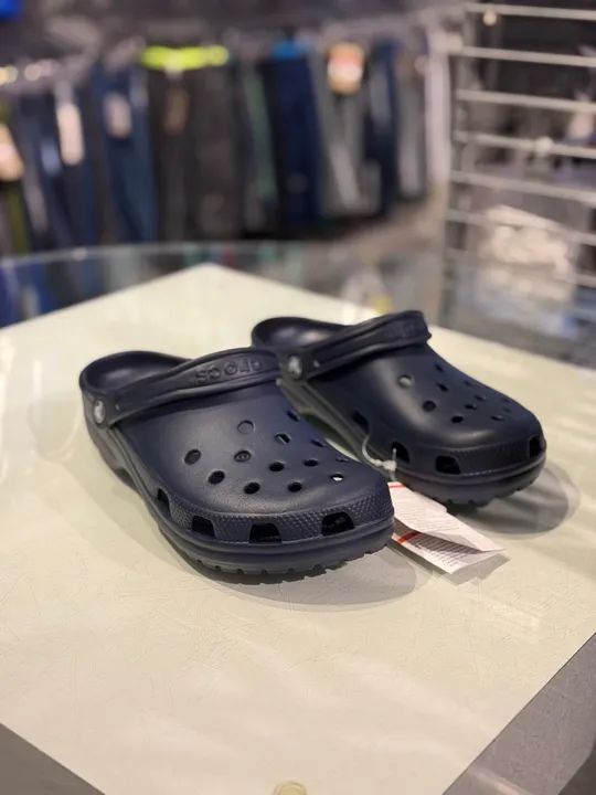 Sandália Crocs Classic Azul 36  - Foto 2