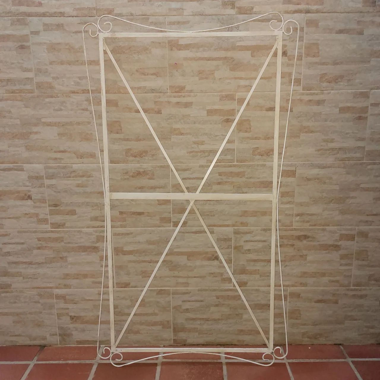 Moldura de ferro para espelho