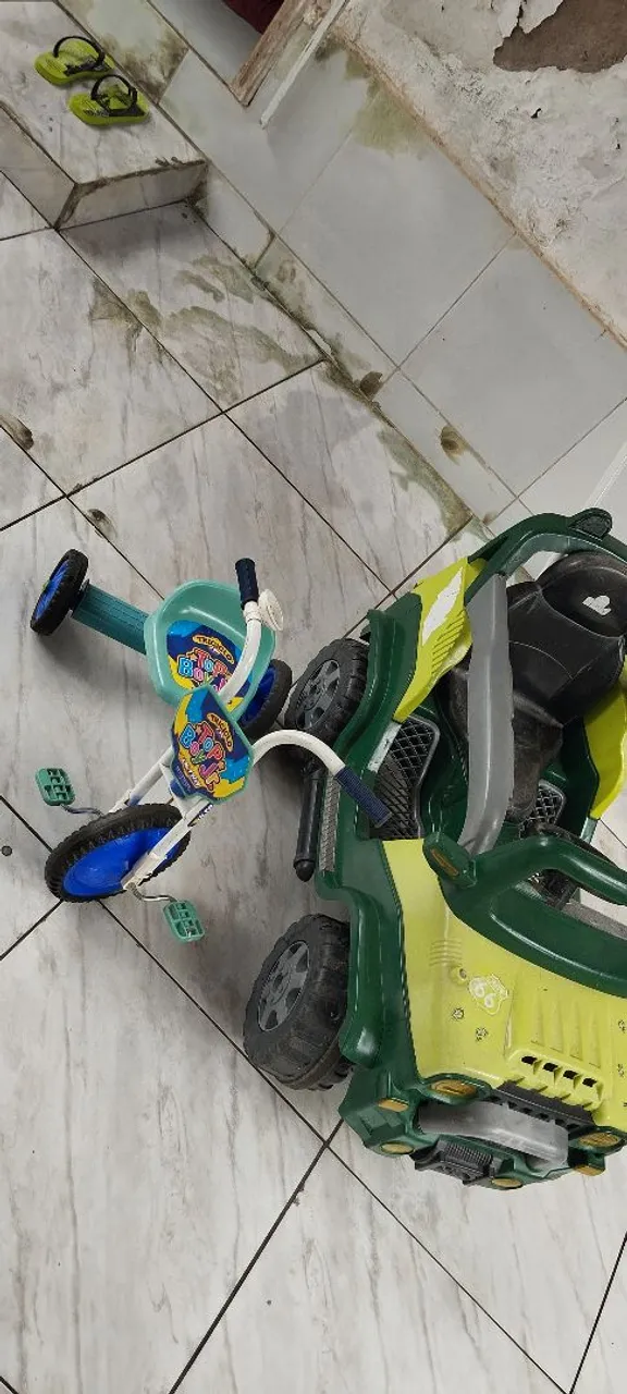Triciclo e Mini Jeep para Crianças