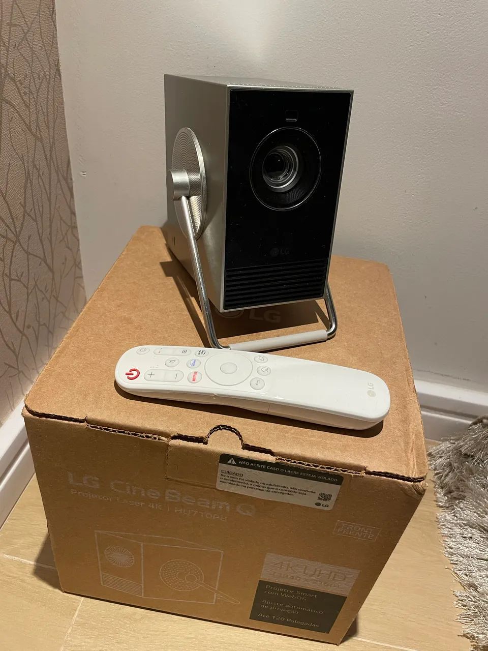 LG CineBeam Q 4k HU710PB