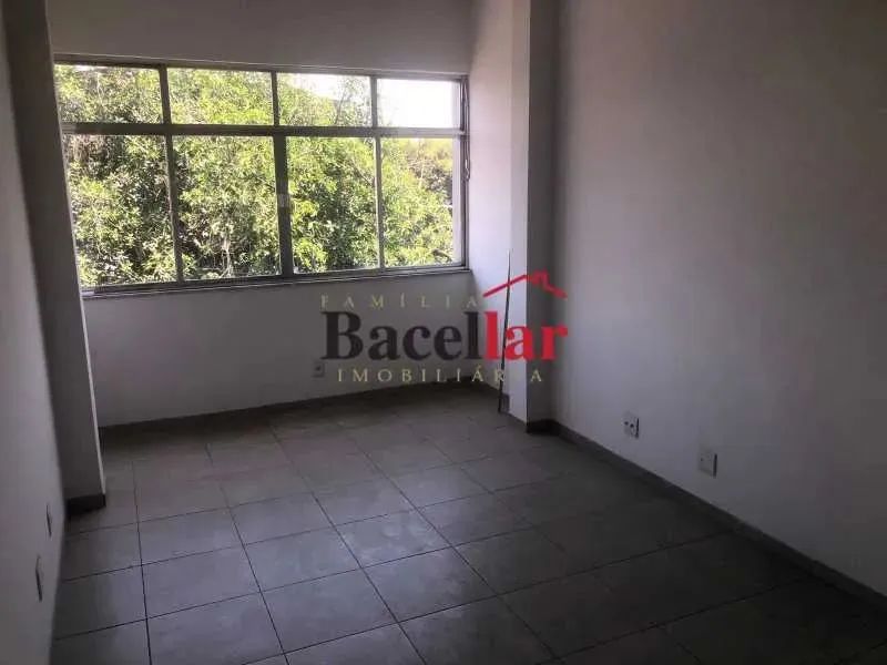 Apartamento : / Residencial / Benfica