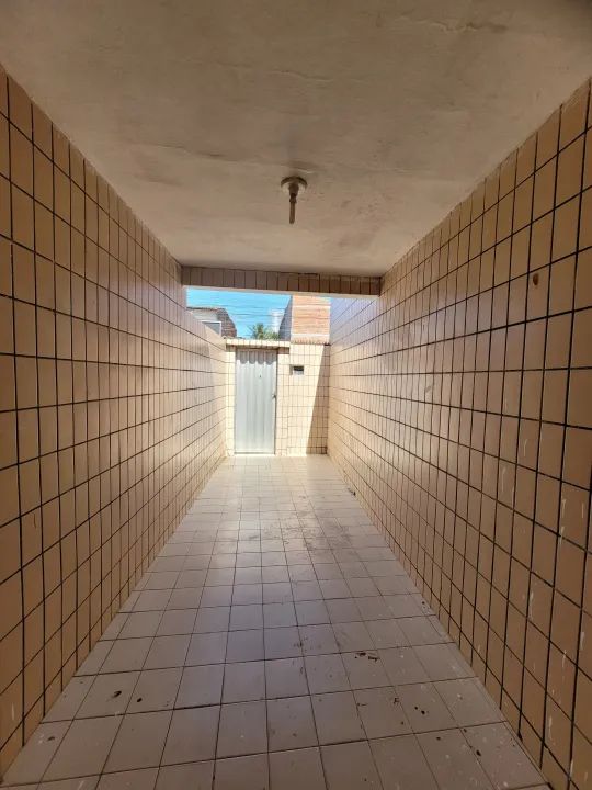 MONTE CASTELO - Casa residencial Rua Placido de Carvalho, 228 Área coberta aproximadamente - Foto 2