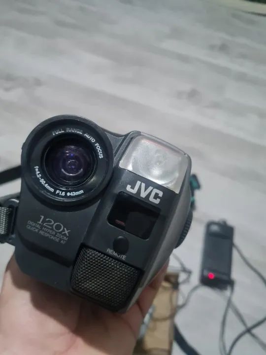 Filmadora Jvc Gr-ax817um - Foto 4