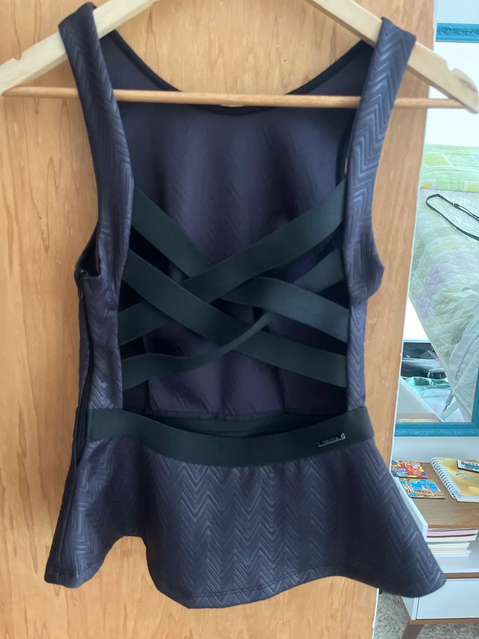 Regata Colcci detalhes nas costas  - Foto 2