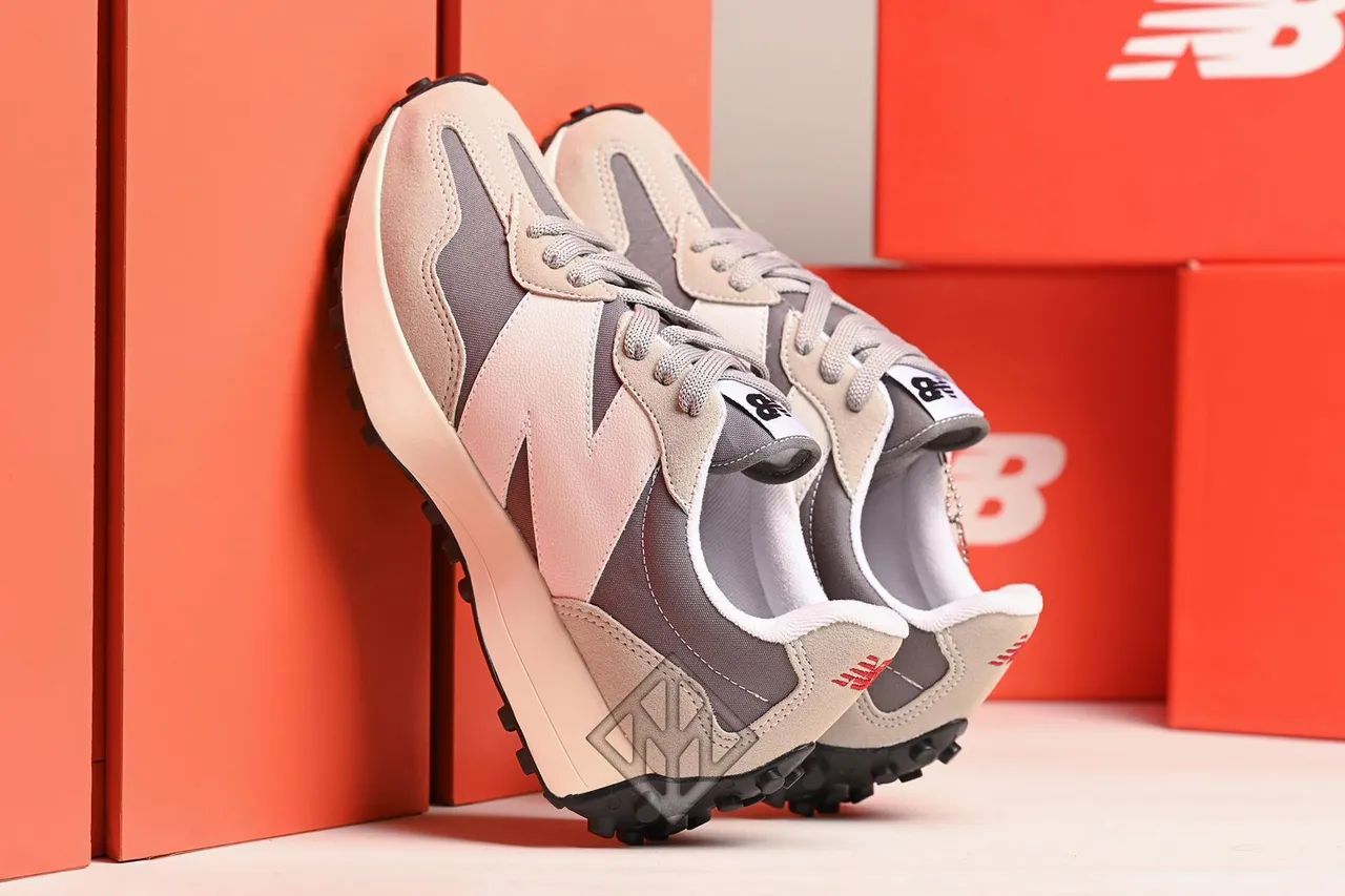 New Balance 327 - Bege, Preto e Branco - Foto 4