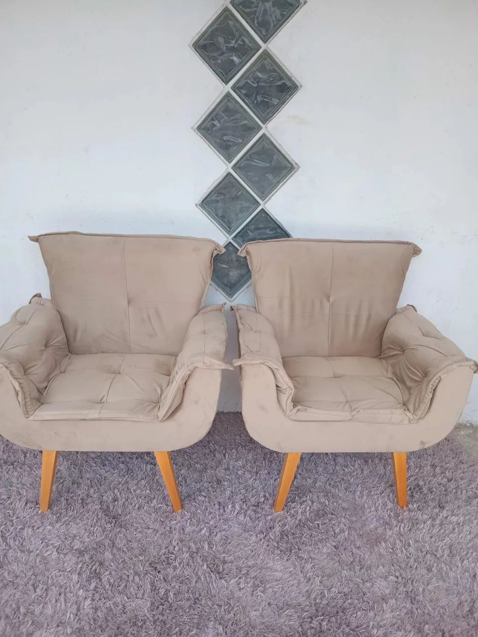 Par de poltronas à preço promocional 