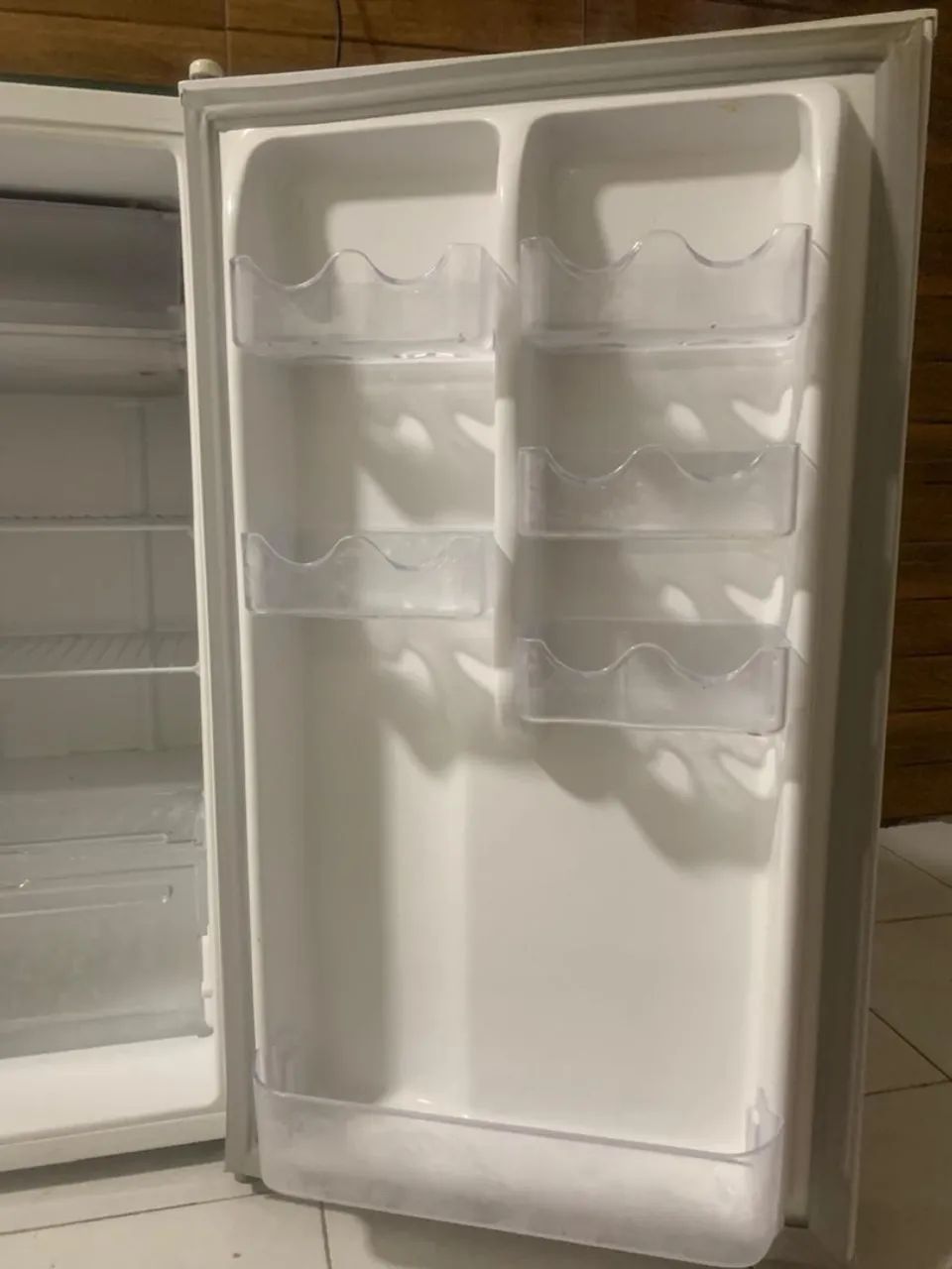 Frigobar Electrolux 110V 122L  - Foto 4