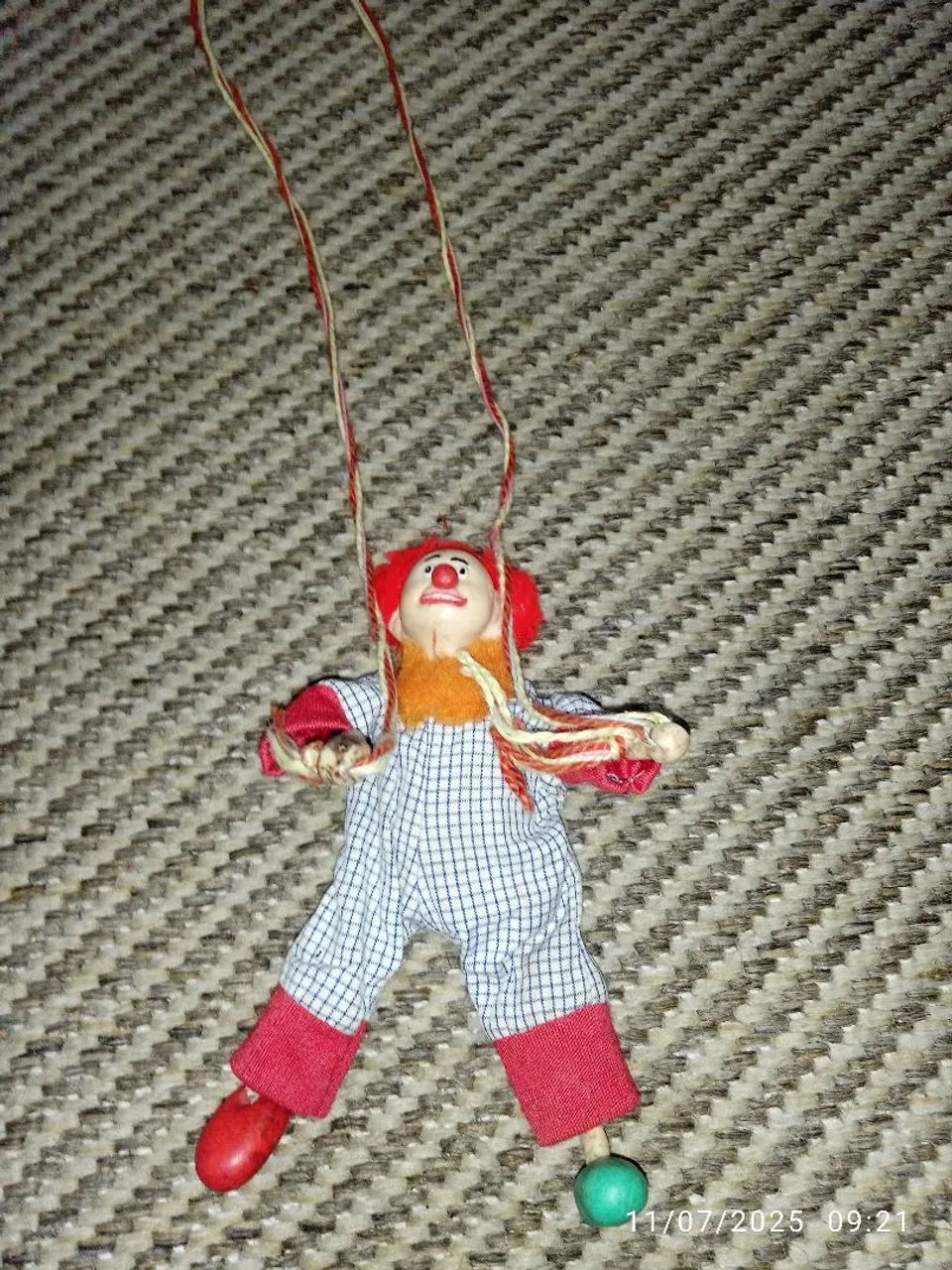 Boneco Palhaço Antigo de arame e Tecido