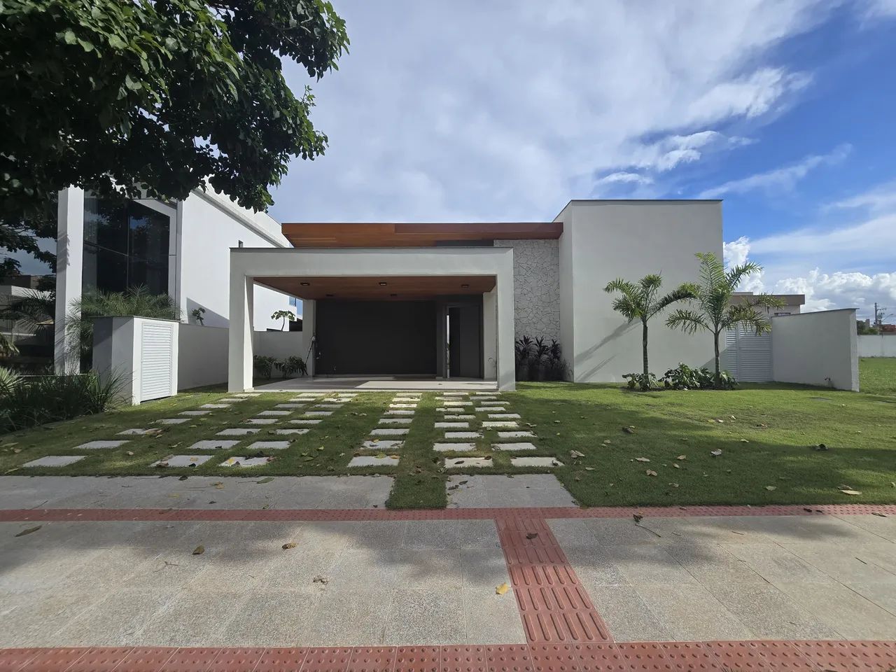 Casa Alphaville Jacuhy - Casa de 4 Quartos com 3 Suítes